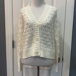 Knit Sweater
WOVEN HEART